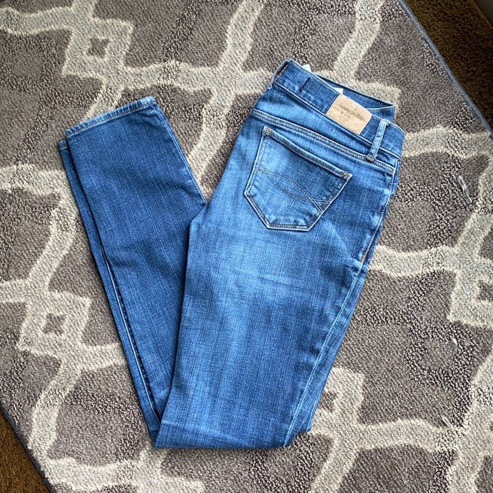 Excellent condition Abercrombie skinny jeans